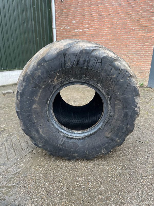 1000/50R25 Michelin