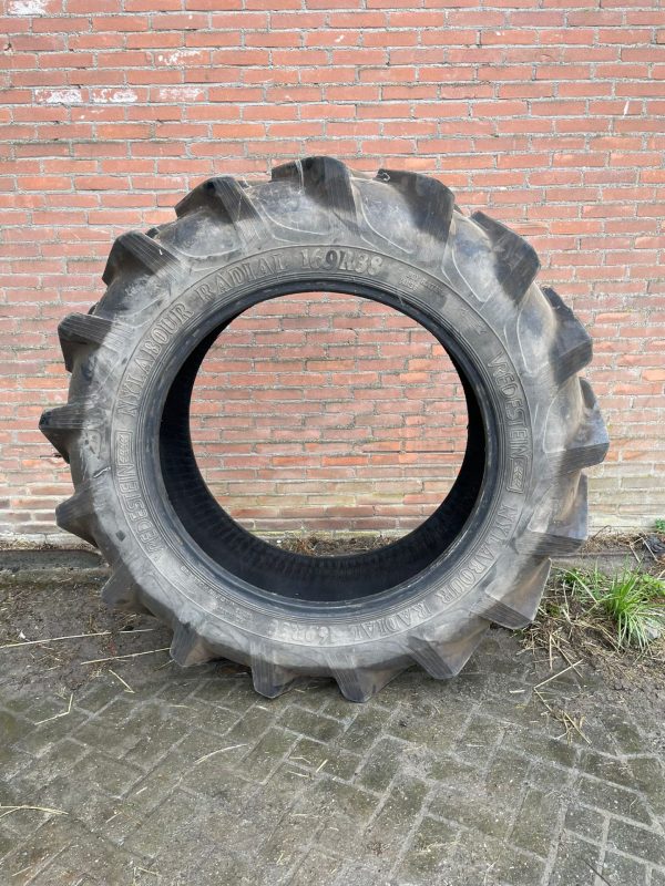 16.9R38 Vredestein