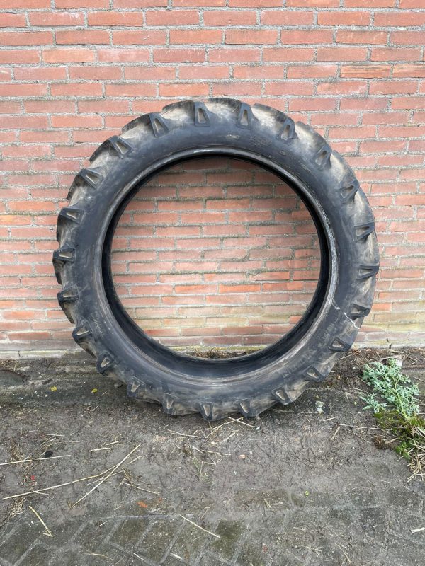 9.5R36 Vredestein