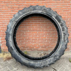 270/95R48 (11.2R48) BKT